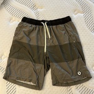 Vouri shorts size medium